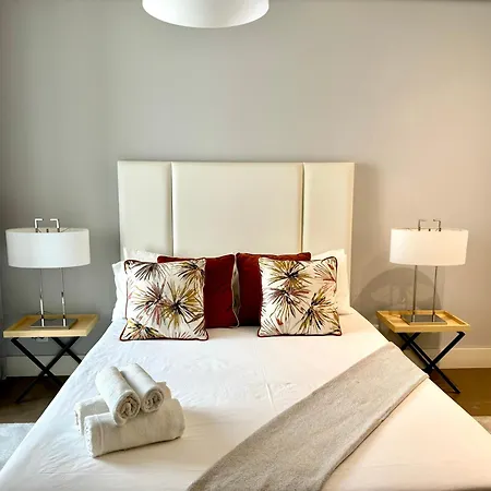 Apartament House Charms *