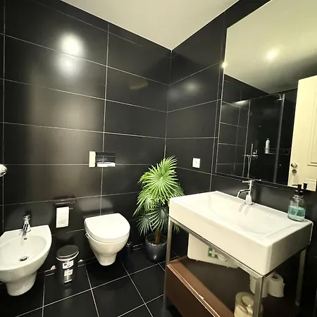 Apartament House Charms *